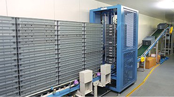 空コンテナのスタッカ