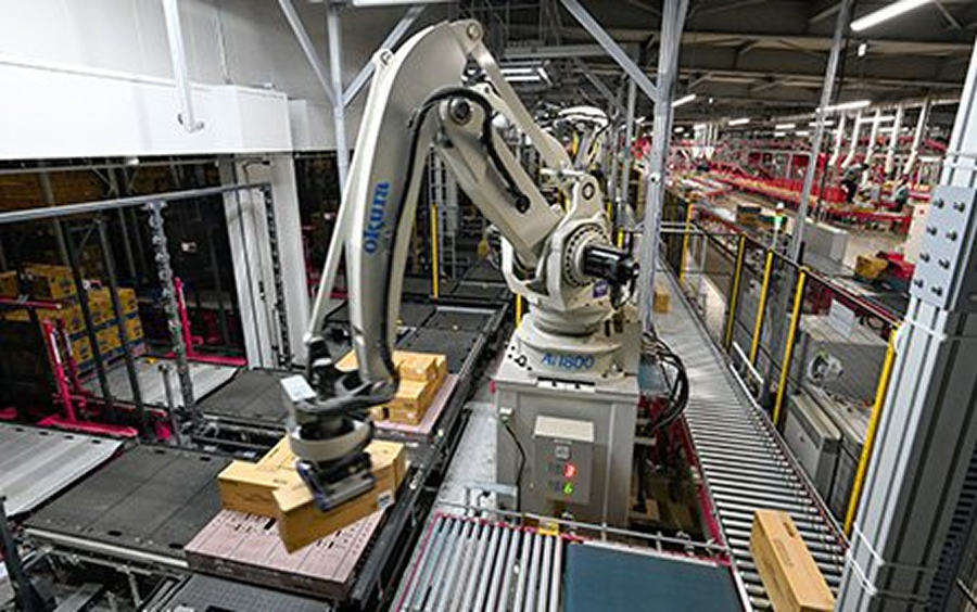 パレット自動倉庫から出庫した商品を所定の数量ピッキングする