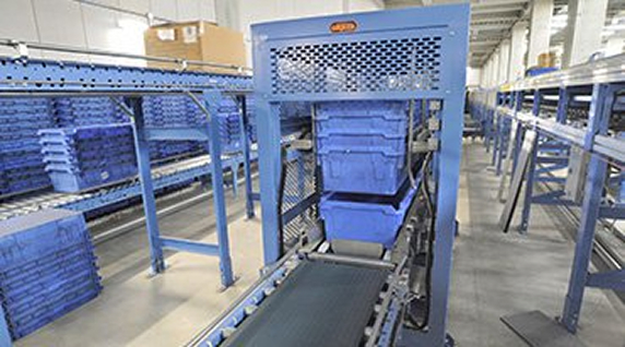 空プラコンの段積み装置